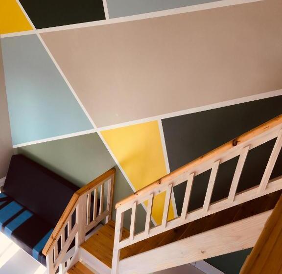 استودیوی استاندارد, The Cabin