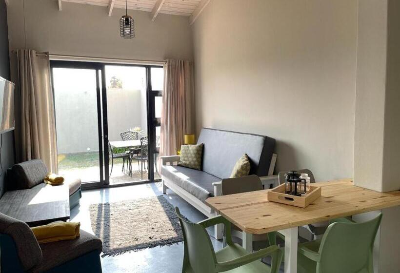 آپارتمان راحتی 1 خوابه, The Cabin