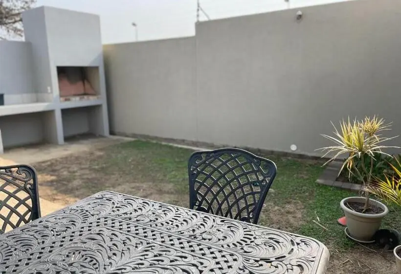 آپارتمان راحتی 1 خوابه, The Cabin