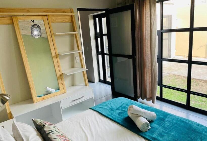 آپارتمان سوپریور 1 خوابه, The Cabin