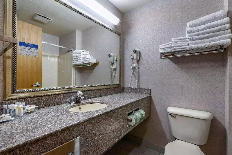 スイート, Comfort Suites Portland Airport