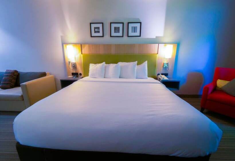 Люкс Адаптированный для Инвалидов, Country Inn & Suites By Radisson, Burlington Elon , Nc