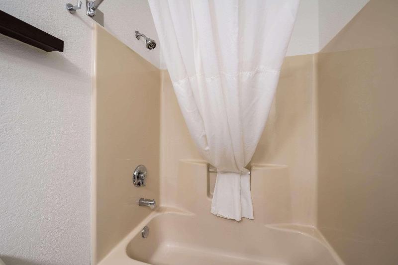 キングサイズベッドのスタンダードルーム, Country Inn & Suites By Radisson, Freeport, Il