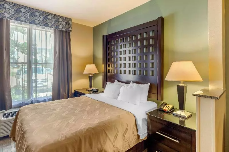 スイート, Quality Suites Sherman