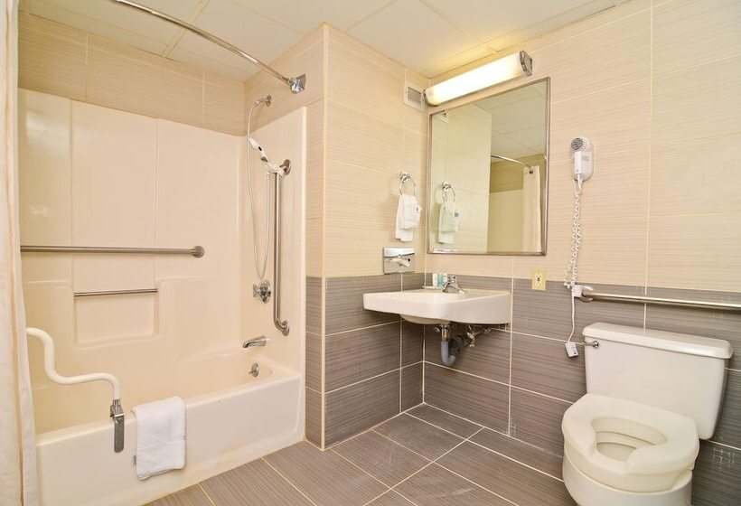 带2个双人床的标准工作室, Travelodge By Wyndham Absecon Atlantic City