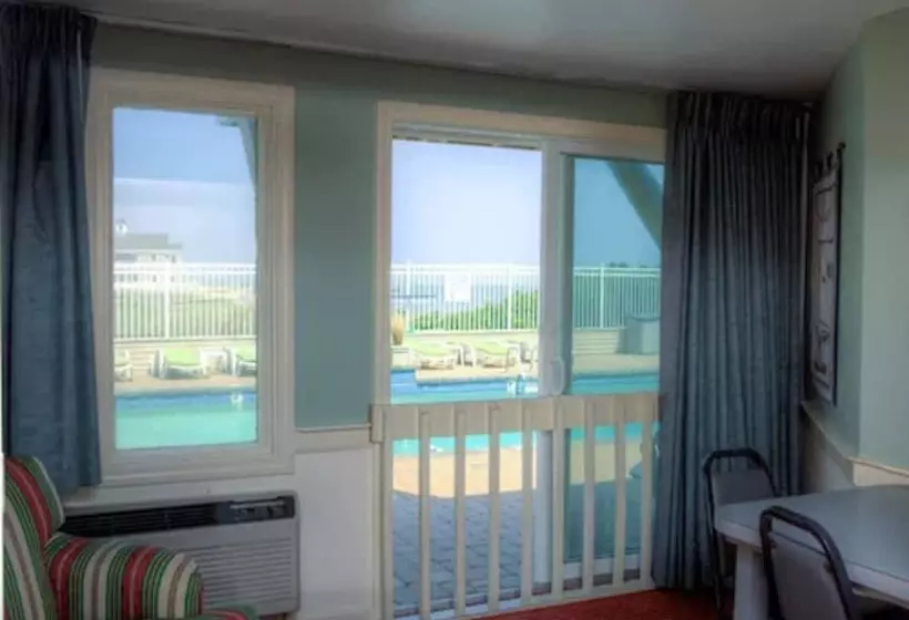 オーシャンビューデラックスルーム, The Corsair & Cross Rip Oceanfront