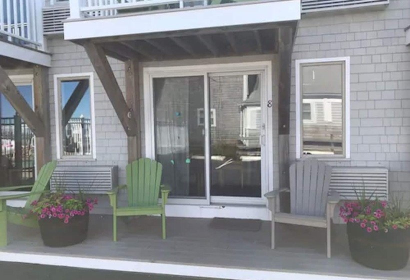 デラックスルーム, The Corsair & Cross Rip Oceanfront