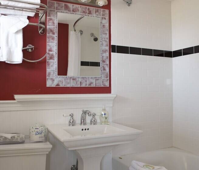 オーシャンビュースーペリアースイート, The Corsair & Cross Rip Oceanfront