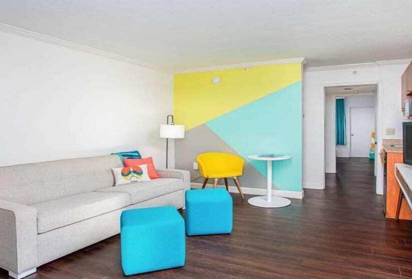 Süit, Beachside Hotel And Suites