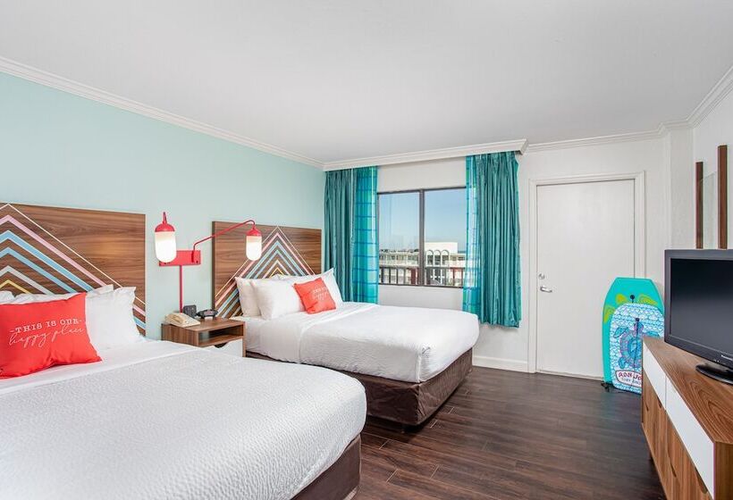 Люкс, Beachside Hotel And Suites