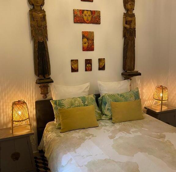 标准房带园景, Dazk Golden Estate