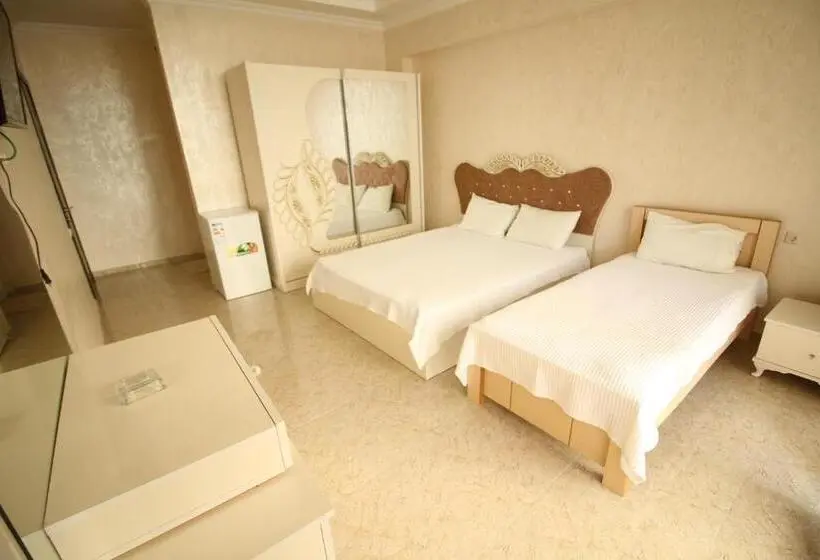 Triple Room Sea View, Medea Kvariati
