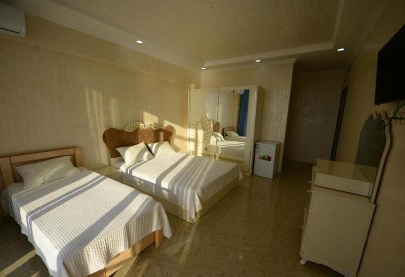 Triple Room Sea View, Medea Kvariati