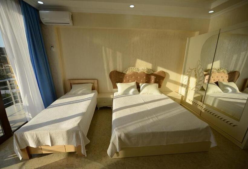 Triple Room Sea View, Medea Kvariati