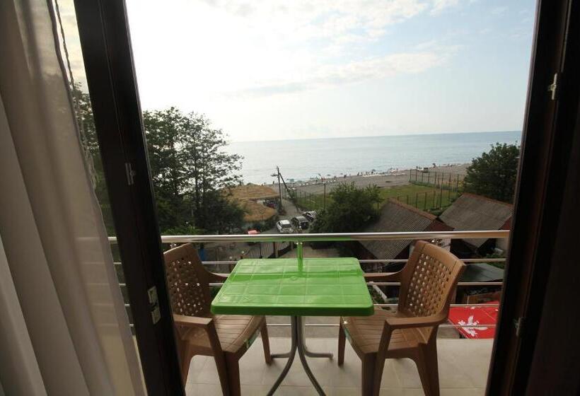 Triple Room Sea View, Medea Kvariati