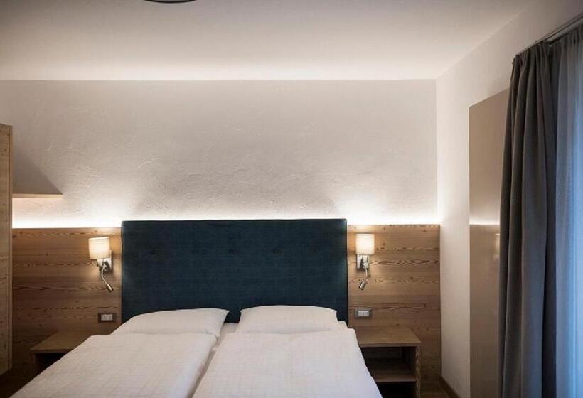 דירת חדר בקומת קרקע, Villa Aurelia