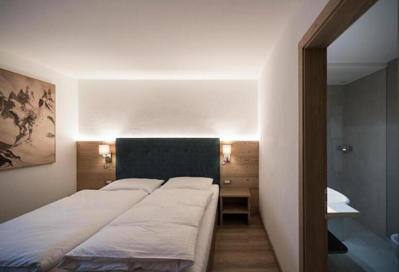 דירת חדר בקומת קרקע, Villa Aurelia