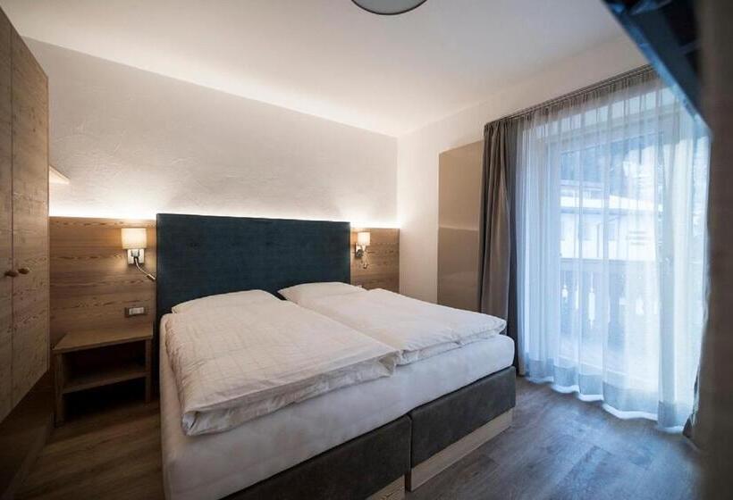 דירת חדר בקומת קרקע, Villa Aurelia