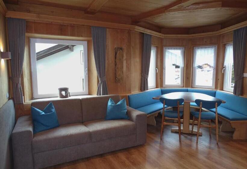 דירת חדר בקומת קרקע, Villa Aurelia