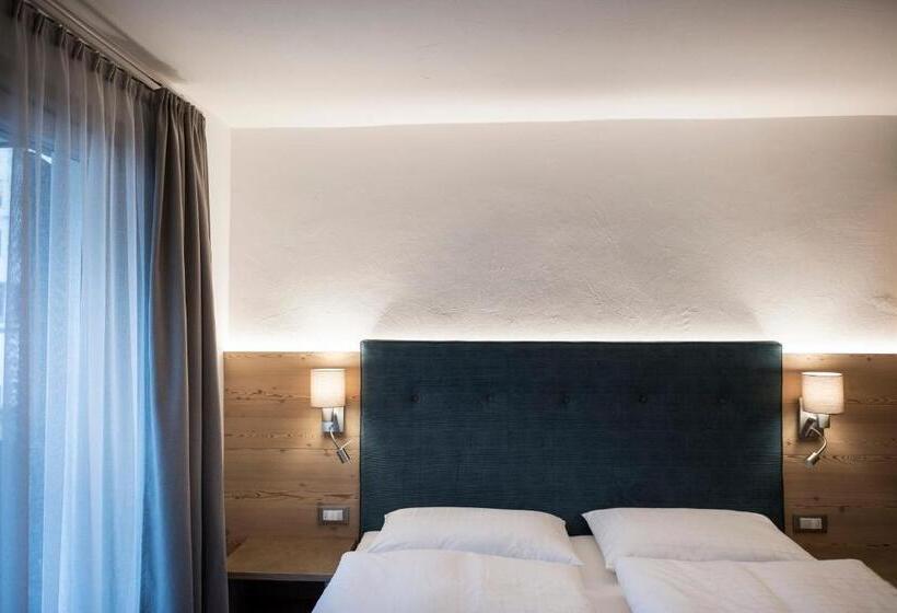 דירת חדר, Villa Aurelia