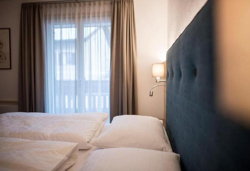 דירת חדר, Villa Aurelia