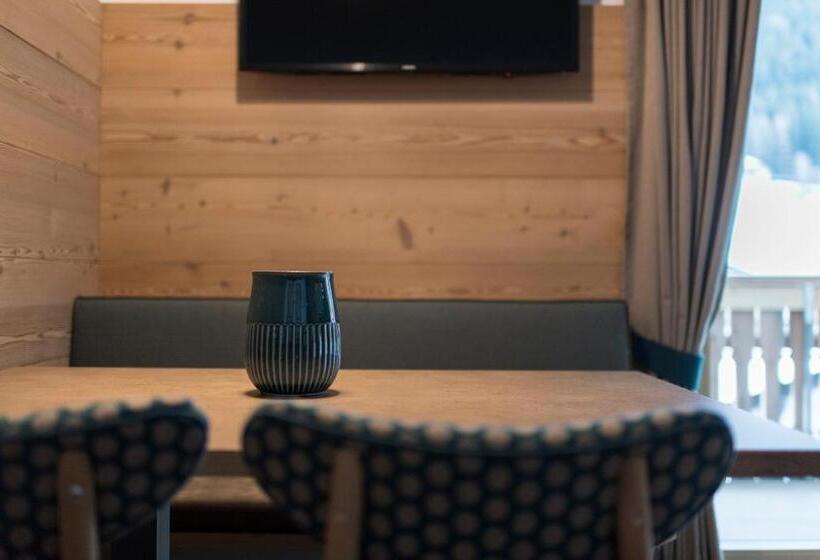 דירת חדר, Villa Aurelia