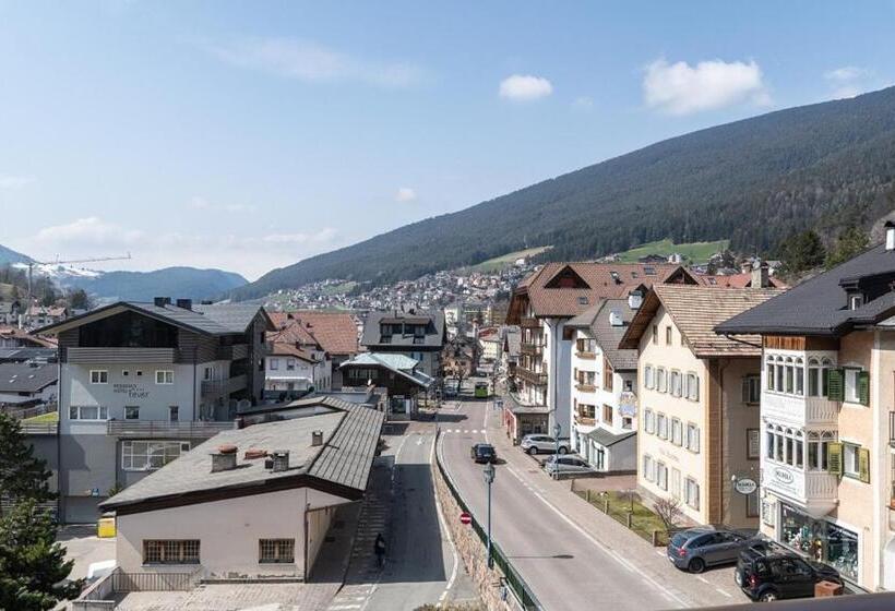 דירה בת חדר שינה 1 עם מרפסת, Villa Aurelia