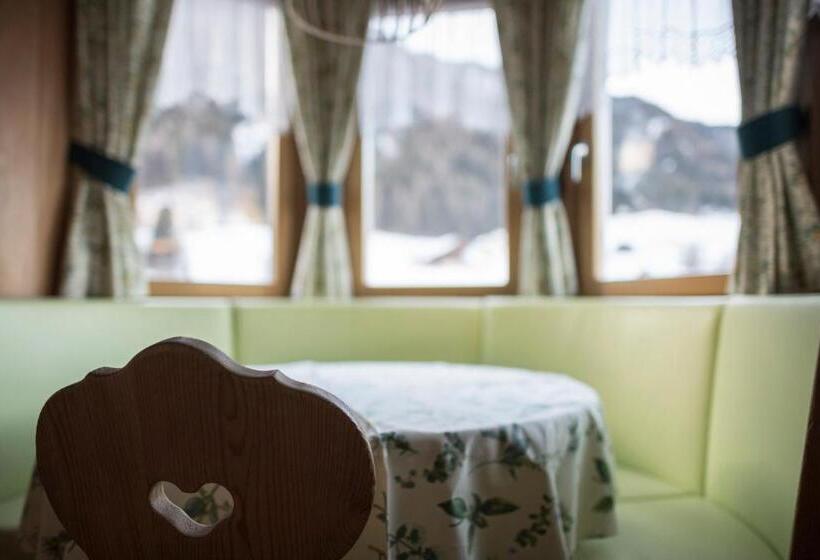 דירה בת חדר שינה 1 עם מרפסת, Villa Aurelia