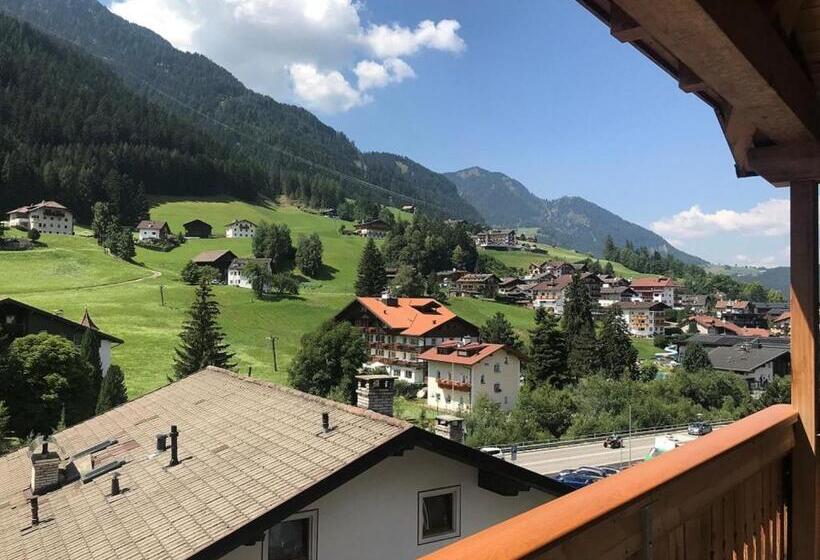 דירת שני חדרים, Villa Aurelia