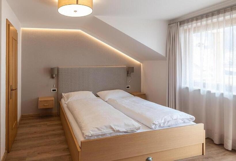 דירת שני חדרים, Villa Aurelia