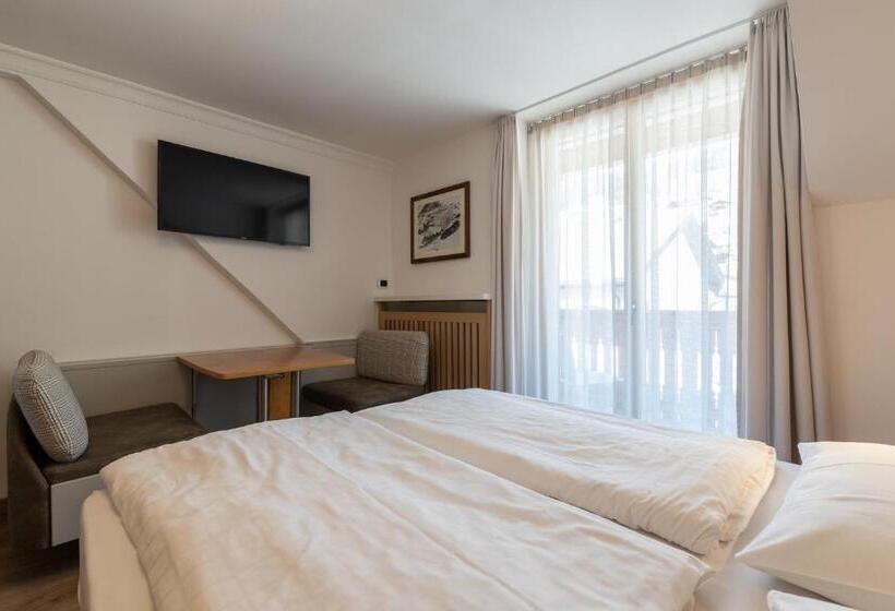 דירת שני חדרים, Villa Aurelia