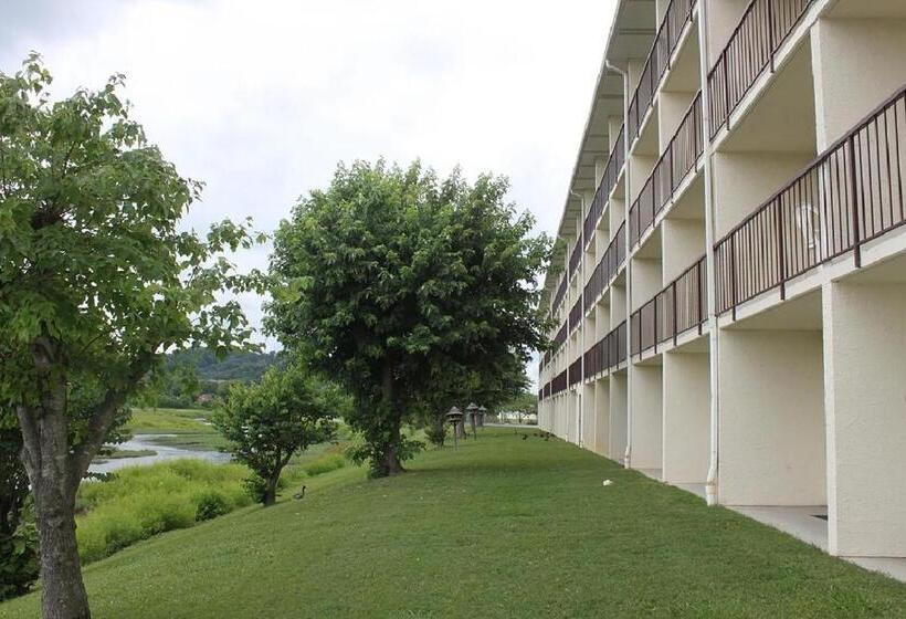 اتاق استاندارد با تخت بزرگ, Landmark Inn