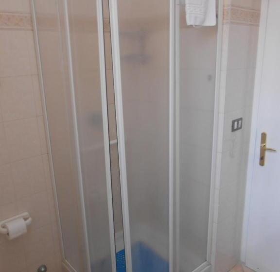 اتاق استاندارد سه نفره, Pensione Verde Luna