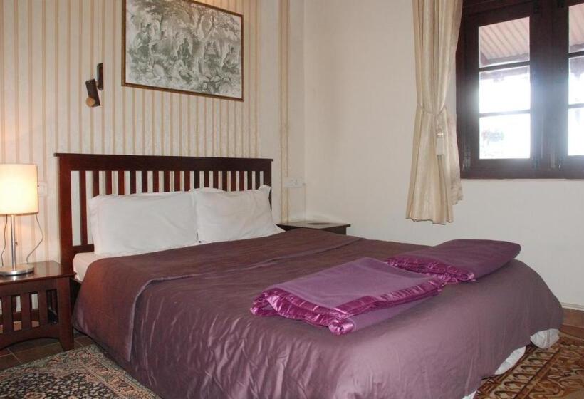 Дом 4 Спальни, Colonial 4 B/r Home, Great For Families, Coonoor