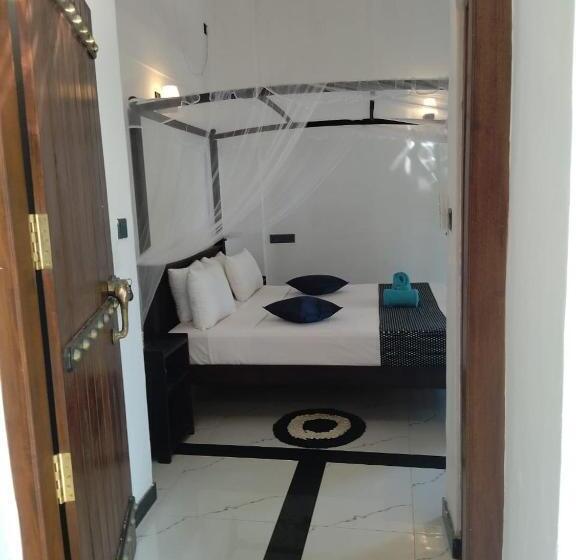 اتاق لوکس با بالکن و چشم‌انداز دریا, Kolition Villa