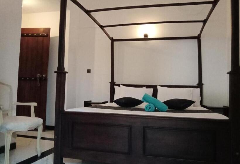 اتاق لوکس با بالکن و چشم‌انداز دریا, Kolition Villa