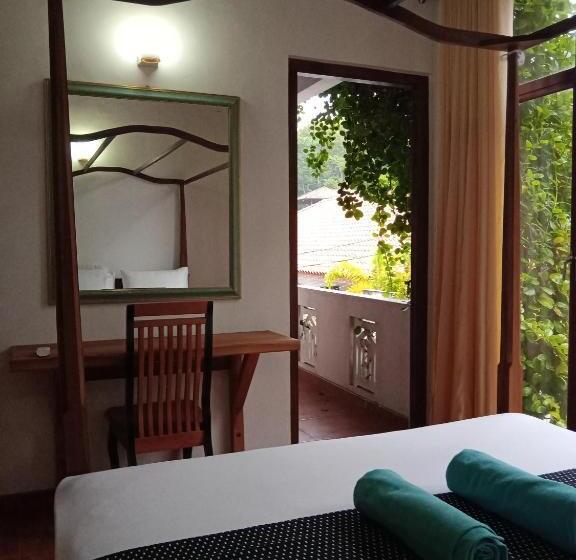 اتاق لوکس با بالکن, Kolition Villa