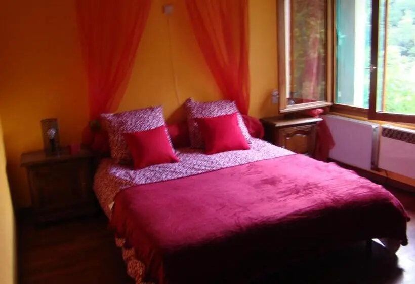 Standard room with outdoor bath, Mas Nogarede