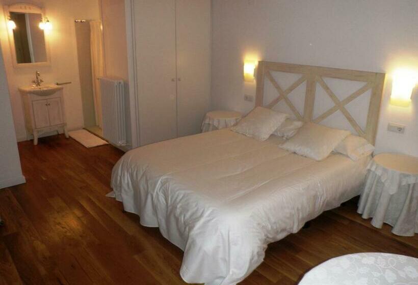 スタンダードルーム, El Castell De La Pobla De Lillet