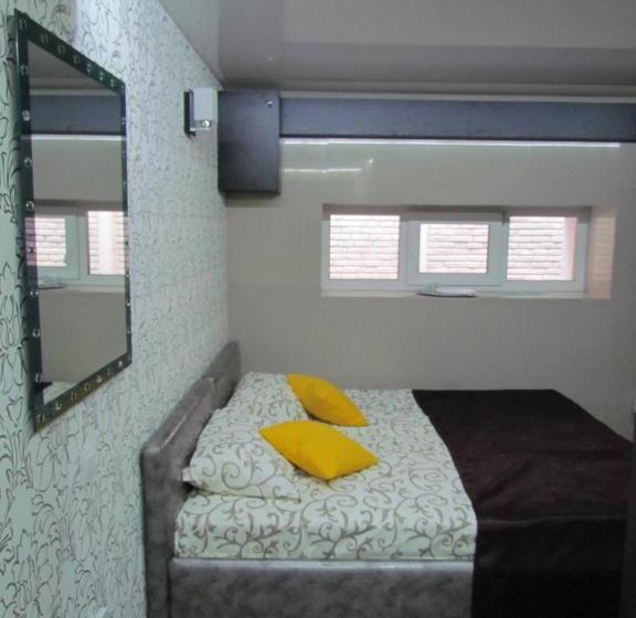 اتاق اکونومی, Guest House Khan