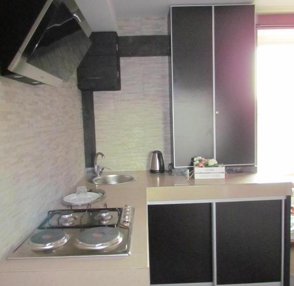 مجموعه ویستا شهر, Guest House Khan