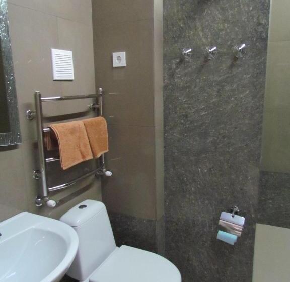 발코니가 있는 스위트, Guest House Khan