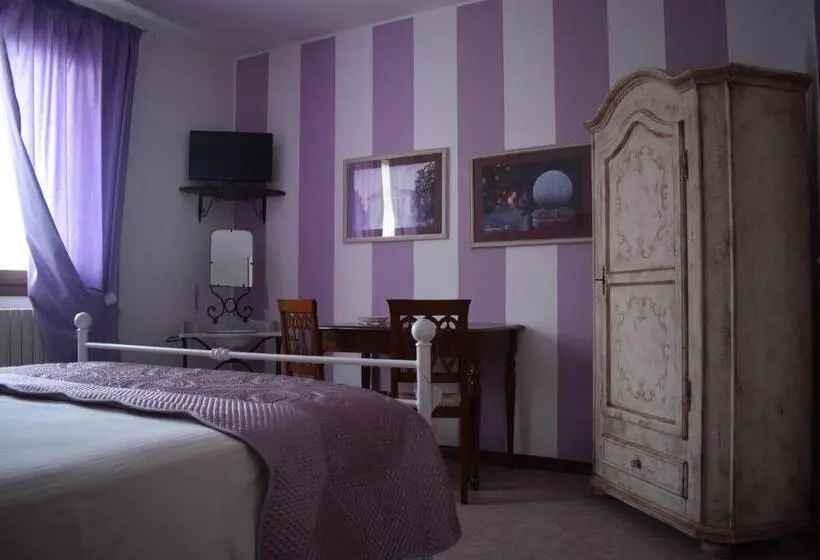スタンダードルーム, A Casa Di Laura
