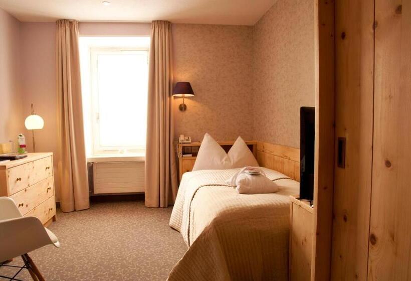 חדר יחיד בסיסי, Rosatsch Sleep Only