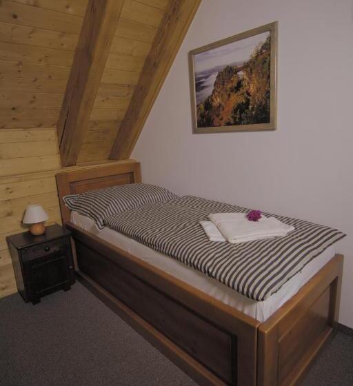 Perhehuone, Pension U Lipy