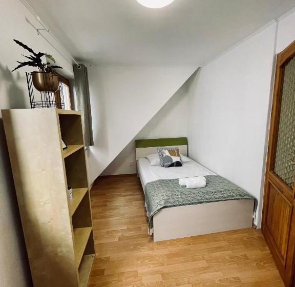 سوییت دوبلکس, Dorfel