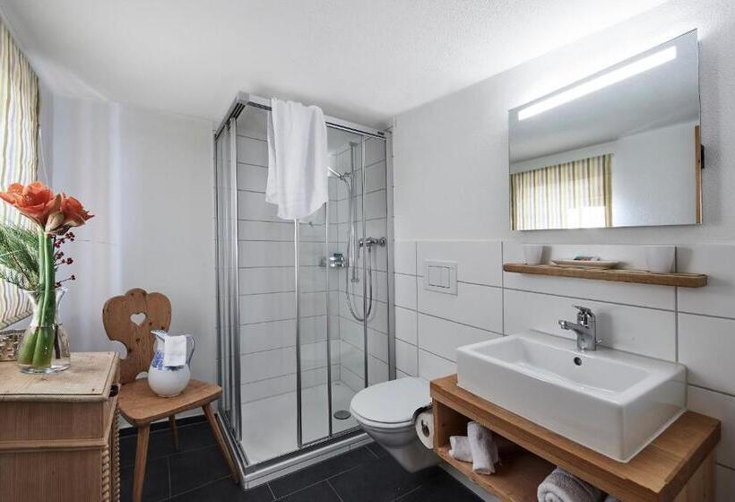 Superiorrum med Balkong, Berghaus Alpenrösli