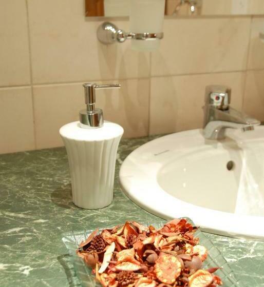 マウンテンビュースイート, Vengera Suites