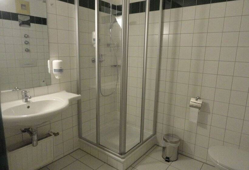 غرفة قياسية ثلاثية, Ennstalerhof