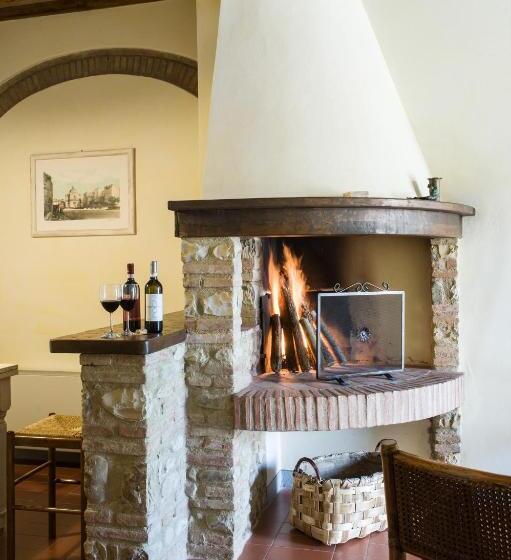 דירת שני חדרים, Fattoria Pogni